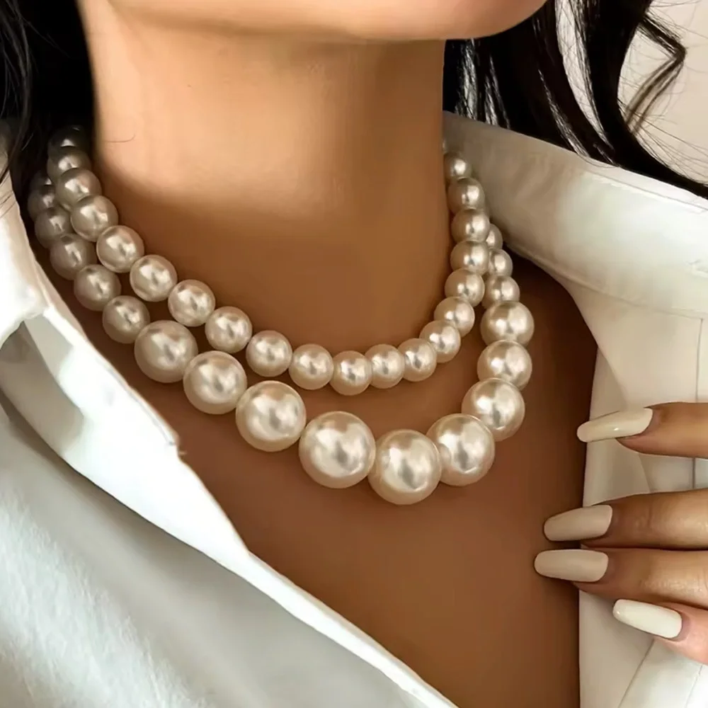 Vintage White Pearl Necklace - Picture 9 of 9
